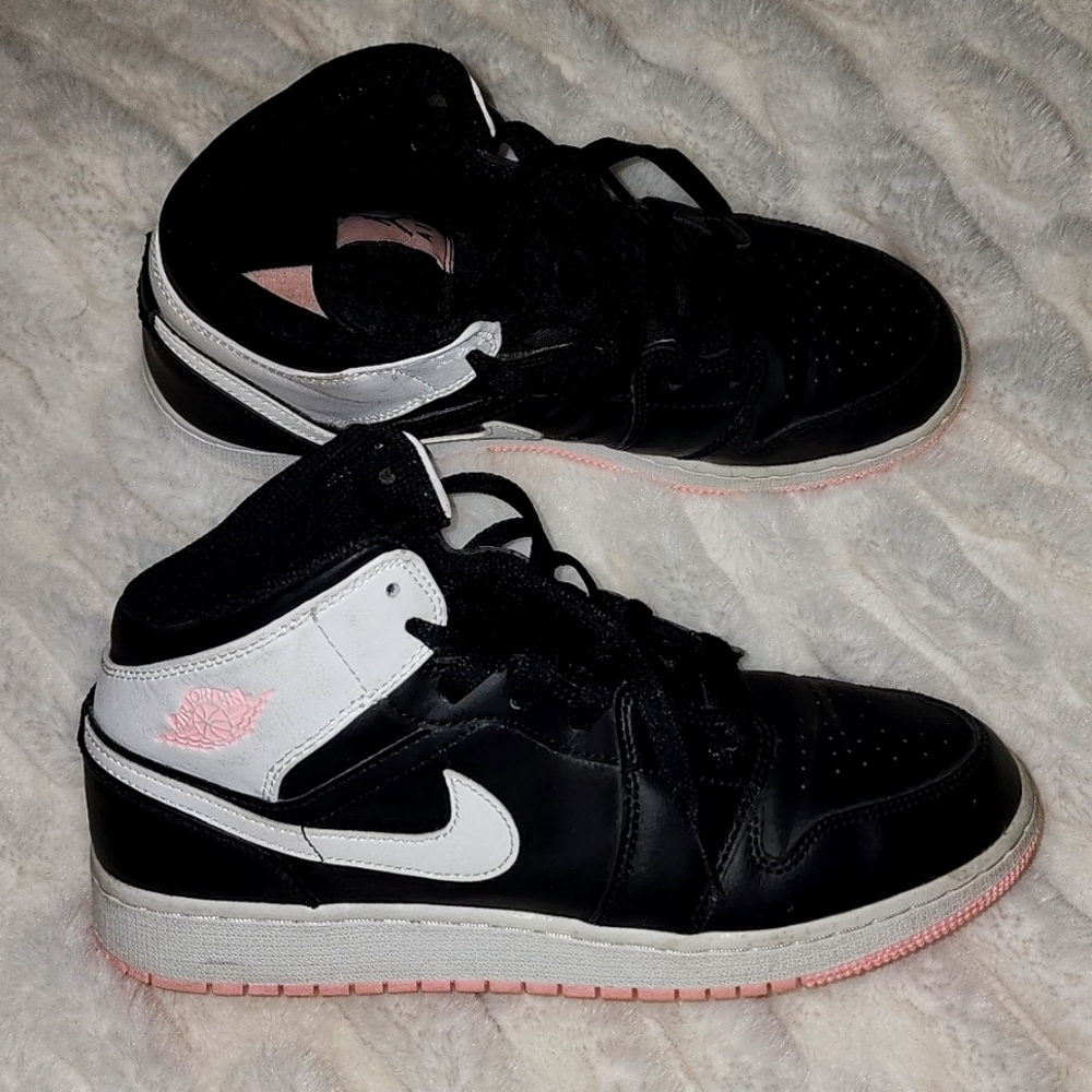 Air Jordan Mid